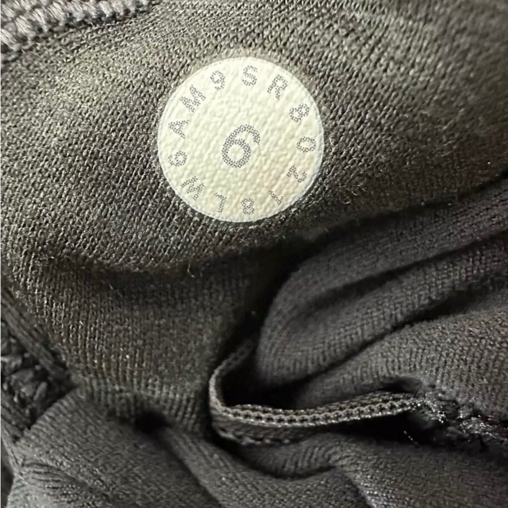 Lululemon joggers (2018) size 6 - Picture 6 of 6